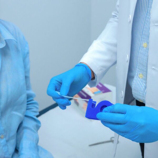 Surgical Microporous Tape with Dispenser 2.5cm x 9.1m - ROLL - Dynamic First Aid